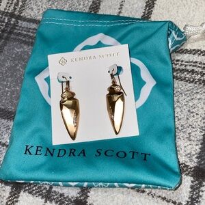 Kendra Scott rose gold arrowhead earrings